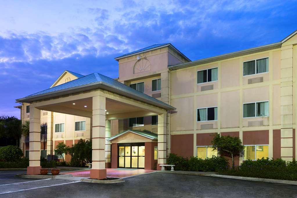 Holiday Inn Express - Naples South - I-75 By Ihg Golden Gate Extérieur photo